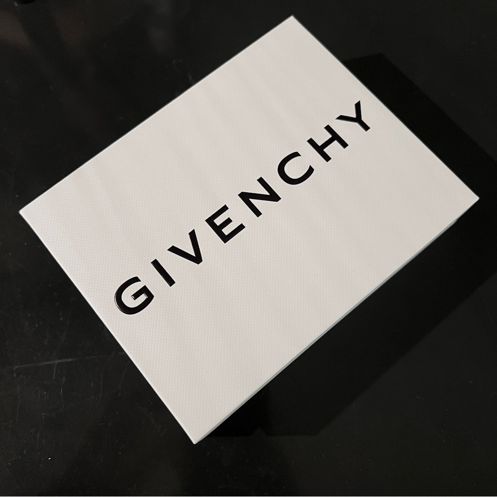 Givenchy gold silver tone shark lock keychain - Picture 6 of 9